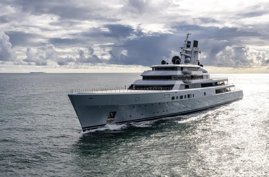 Lurssen Dragonfly