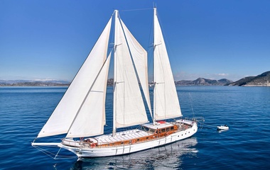 Custom Boats White Pearl