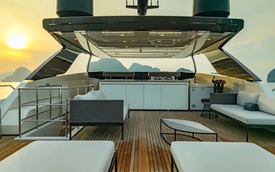 Novurania Launch 750