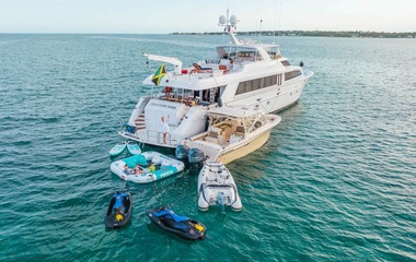 Hatteras Magnum Ride