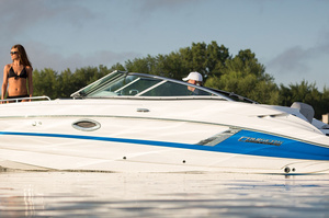 Cruisers Yachts 238 Bow Rider