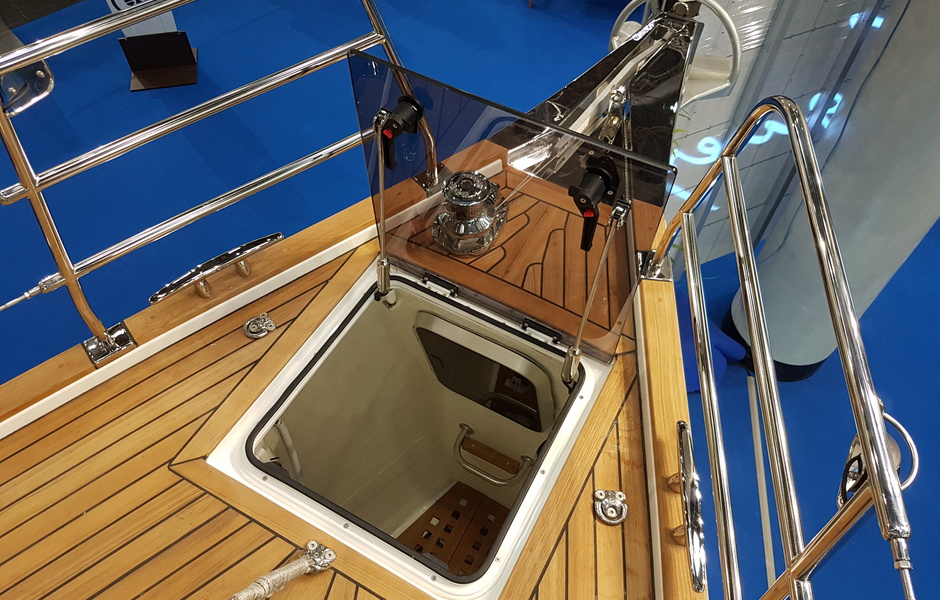Pilot Saloon 42