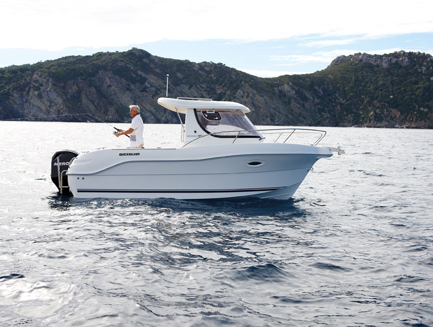 Катер quicksilver. Катер квиксильвер 650/670. Quicksilver cabin. Квиксильвер 705 катер. Quicksilver 640 weekend.