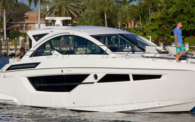 Cruisers Yachts 50 Cantius