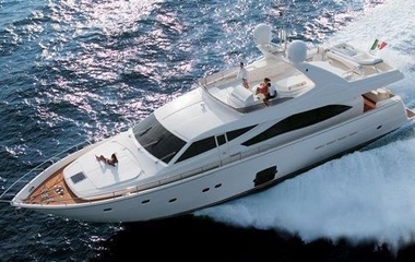 Ferretti 830
