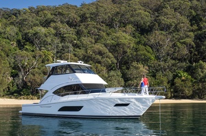 Riviera 57 Enclosed Flybridge