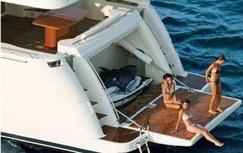 Ferretti 830