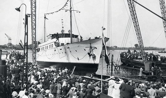 Launch of Chahsevar, a 54m yacht built to the personal order of the Shah of Persia. 