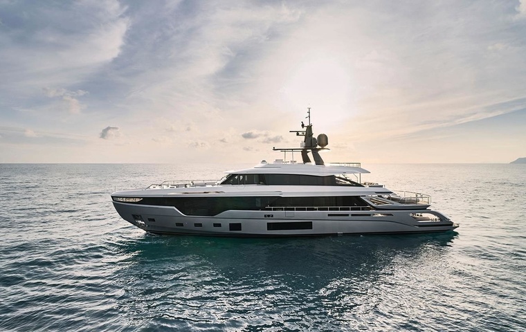 Azimut Grande 38 METRI TRI-DECK (2023)