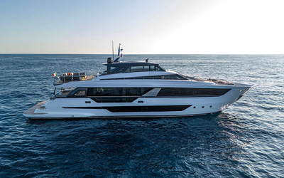 Ferretti 1000 Skydeck