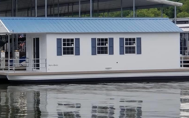 Catamaran Cruisers Aqua Lodge 12x42