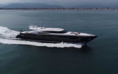 AB Yachts Blue Devil