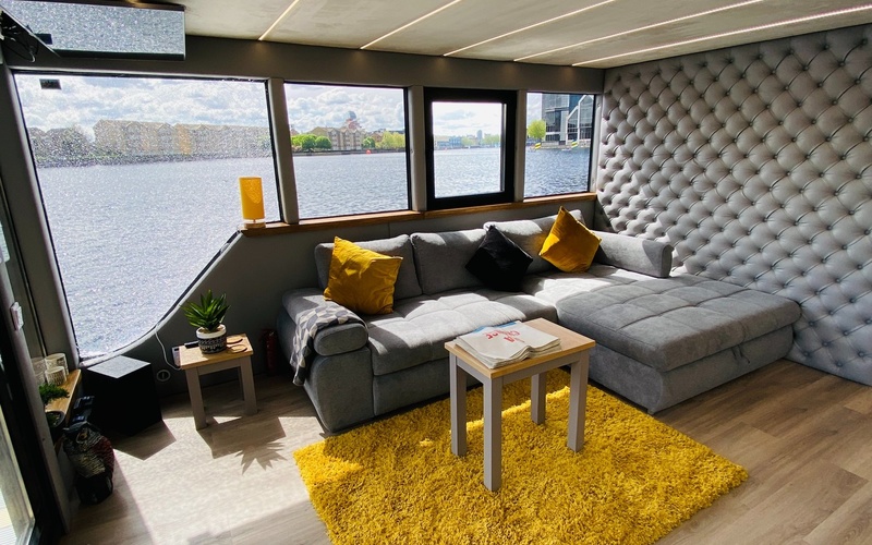 Inter Corpora Demeter 122