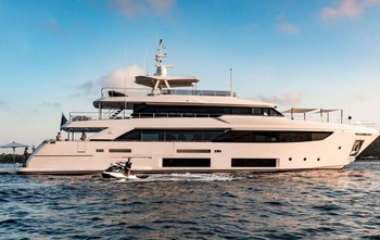 Ferretti 33 (2011)