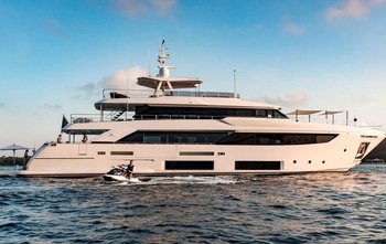 Ferretti 33 (2011)