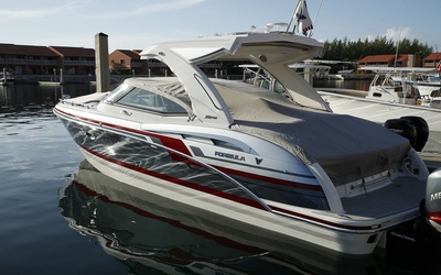 Formula 350 Crossover Bowrider