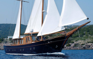 Custom Boats Liana H