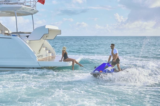 The Pearl 80 swimming platform is hydraulically driven.