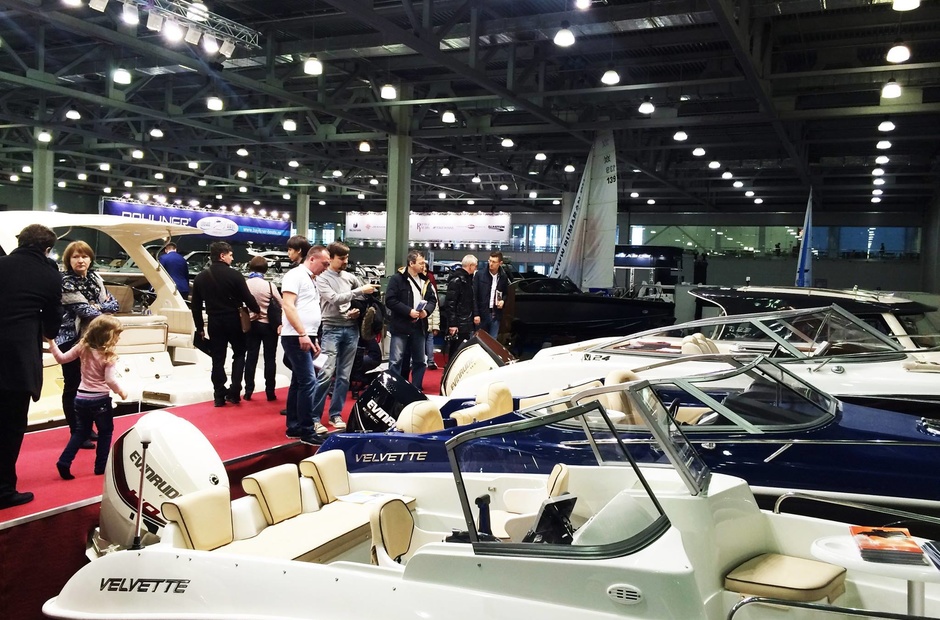 Glitter and Poverty Moscow Boat Show 2016