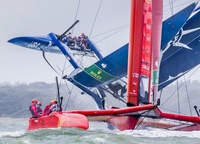 «Due to bad weather the SailGP regatta in Kaus had to be reduced to one racing day. I was hired by an American team. The boats rushed forward from the starting line, circled the first sign, and I watched with horror as the guys slowly flipped over just seconds after the race started,»