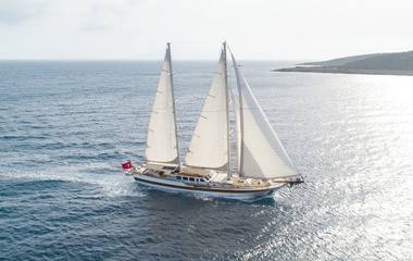 Custom Boats Caner IV