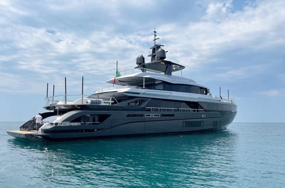 Azimut Eye of Destiny