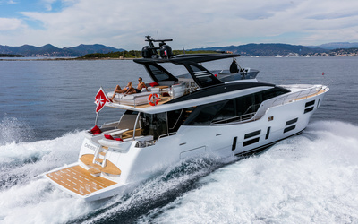 Canados  808 Maximus