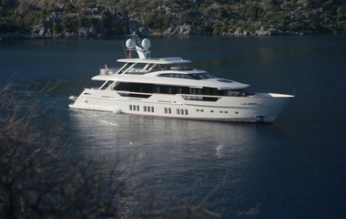 Mengi-Yay Yachts REM