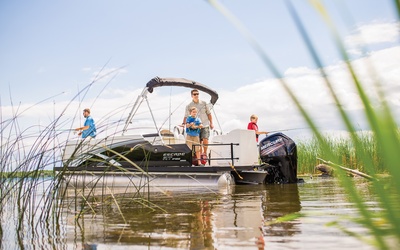 Larson 2400 Escape RT Twin Fish