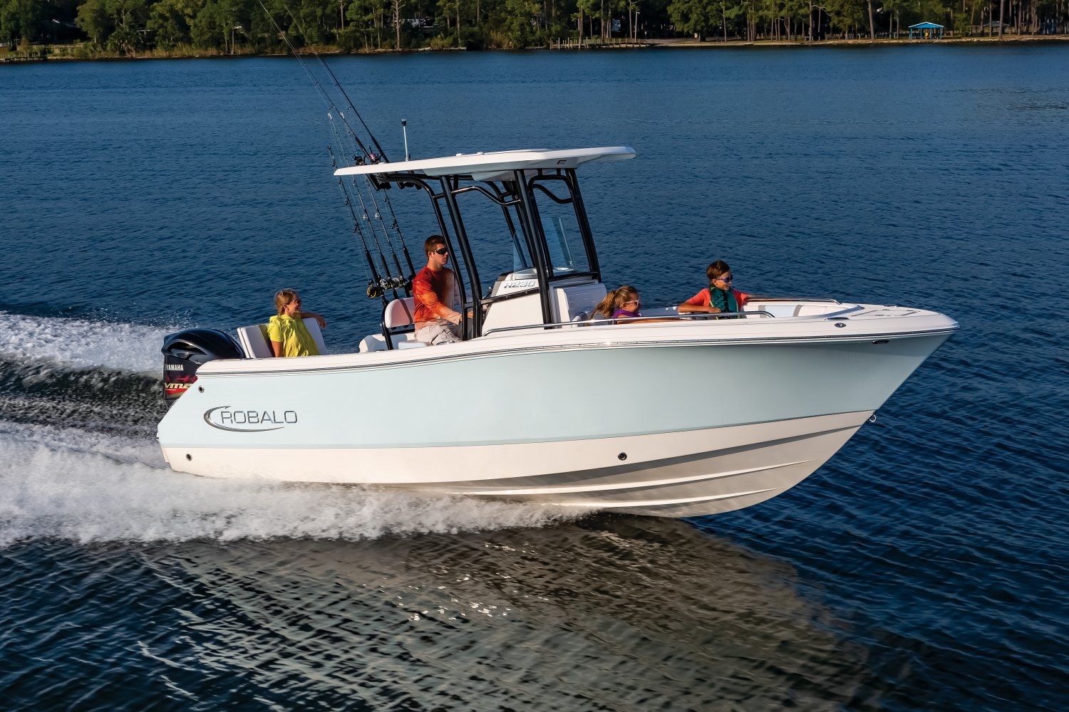 Robalo Boats 