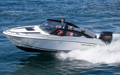 Parker 630 Day Cruiser