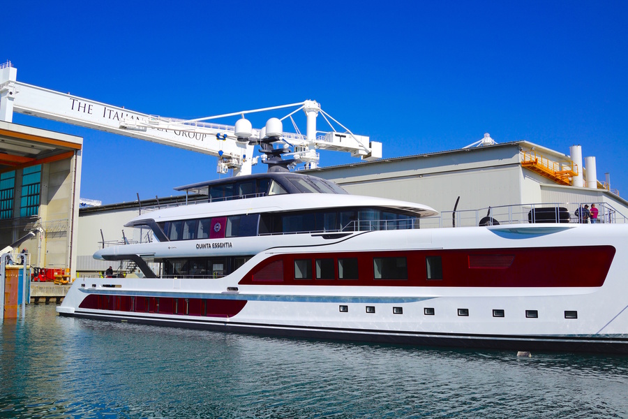 who owns quinta essentia yacht