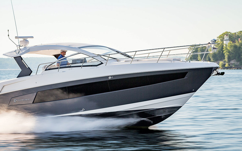 Cruisers Yachts 39 Express Coupe