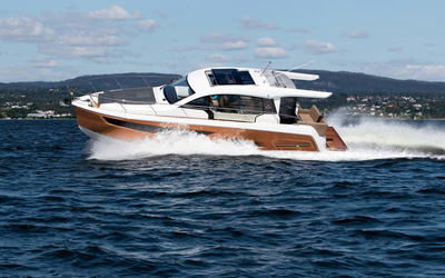 Sealine C390