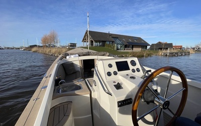 Venegy V30 Classic Cabin