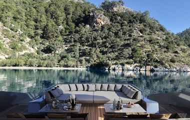 Lloyds Ships Australia Sky