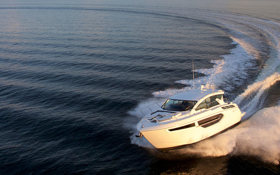 Cruisers Yachts 42 Cantius