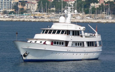 Feadship C Side