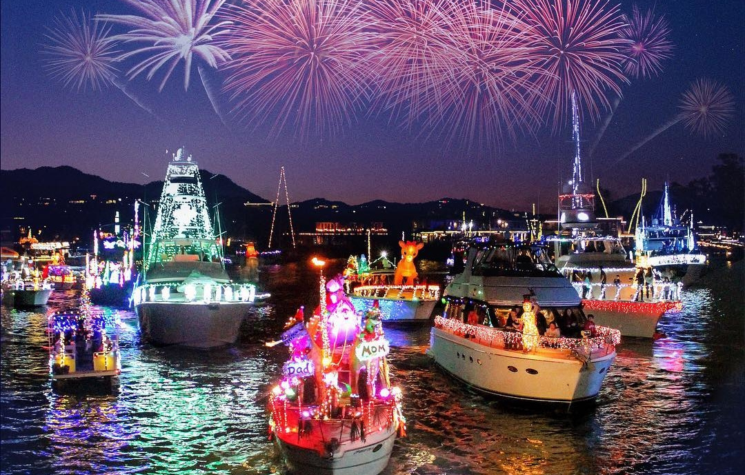 Garlands, flashlights and inflatable figures are the usual set of a novice boat decorator.
