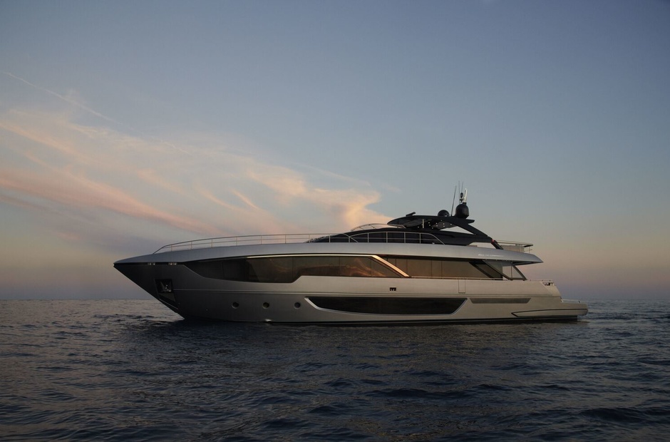 Riva GIO4