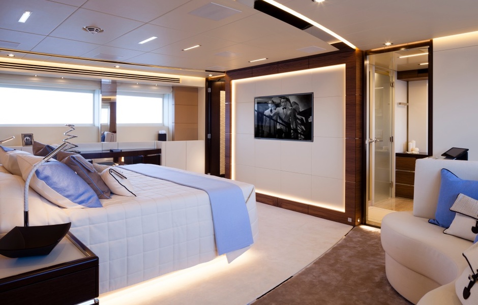 Интерьеры 45-метровой яхты Amore Mio от Heesen, в брифе которой указывалось желание владельца получить в итоге "домик у моря"