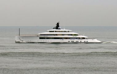 Feadship 818