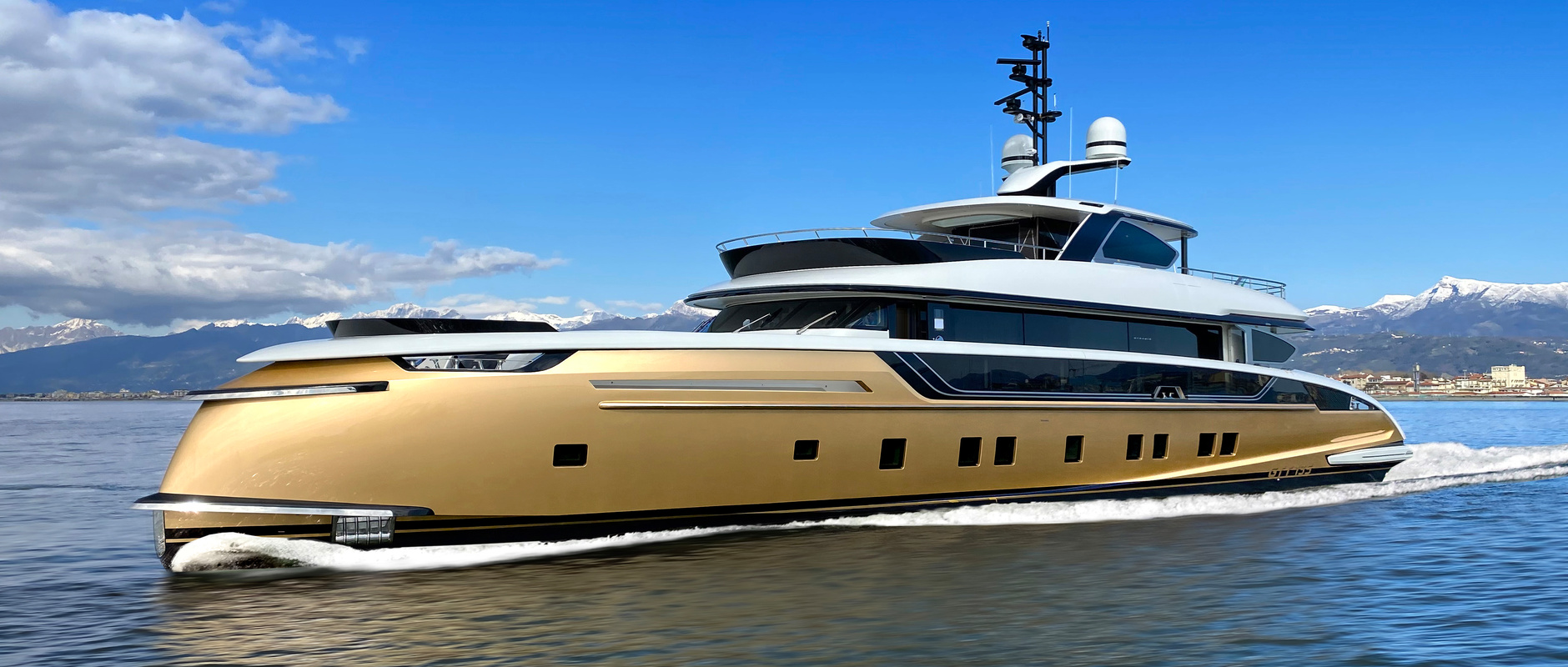 Shipyard founder Sergey Dobroserdov reveals secrets of the golden superyacht Stefania