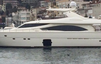 Ferretti 830