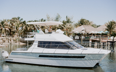 ArrowCat 420 Flybridge