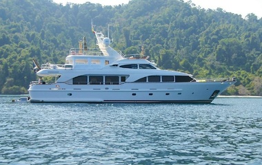 Benetti Tradition 100