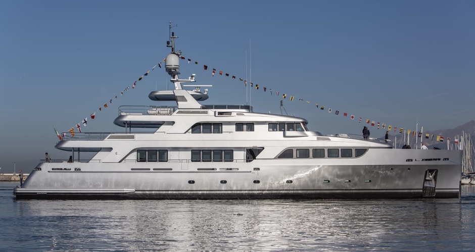 Codecasa Navetta - Berlusconi Junior's New Yacht - ItBoat Yacht Magazine