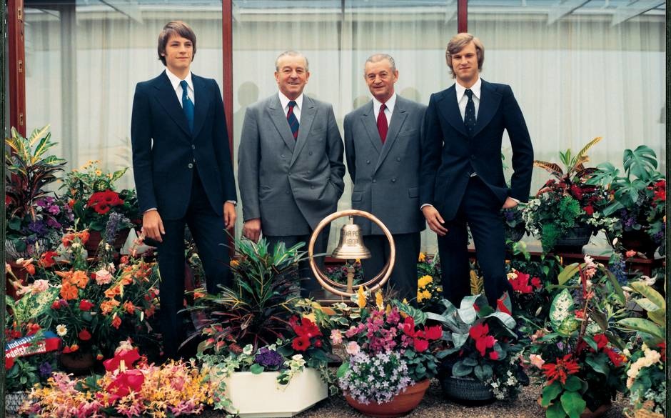 On Lurssen's centenary, its third generation owners Gert and Fritz-Otto Lurssen gave their sons Friedrich and Peter their first shares in the company.