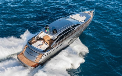Pershing 62