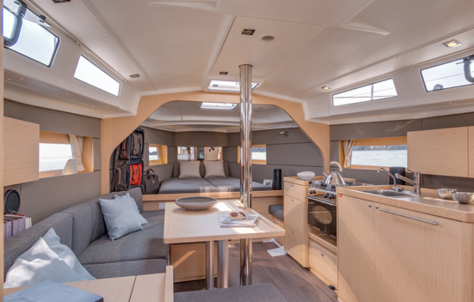 Beneteau Oceanis 38